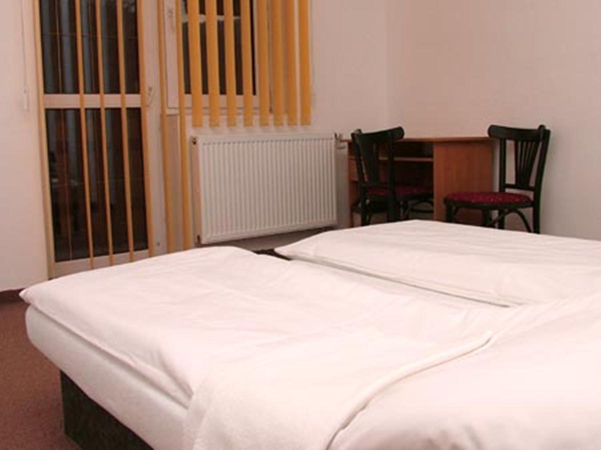 Motel Pod Stromisom Vlachovo Buitenkant foto