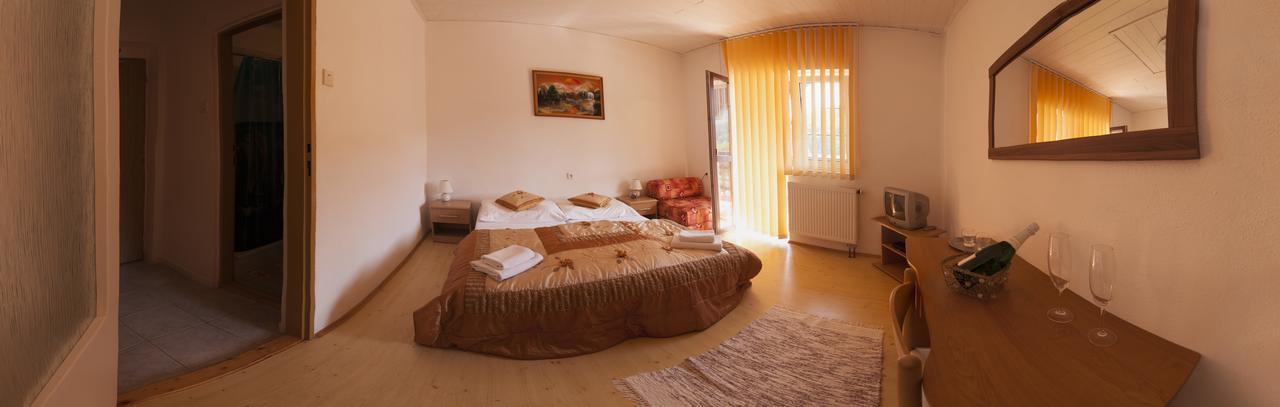 Motel Pod Stromisom Vlachovo Buitenkant foto